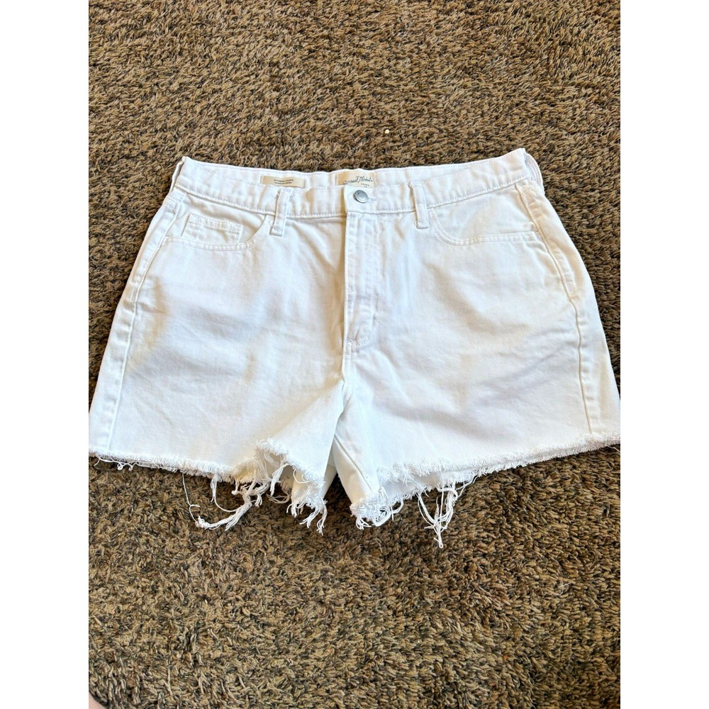 Universal Thread Women's White Denim Boyfriend Shorts 10R Mid Rise Pockets